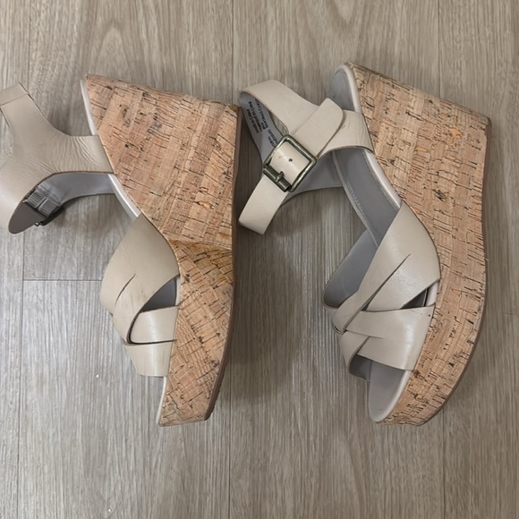 Hinge cork wedges - Picture 3 of 3